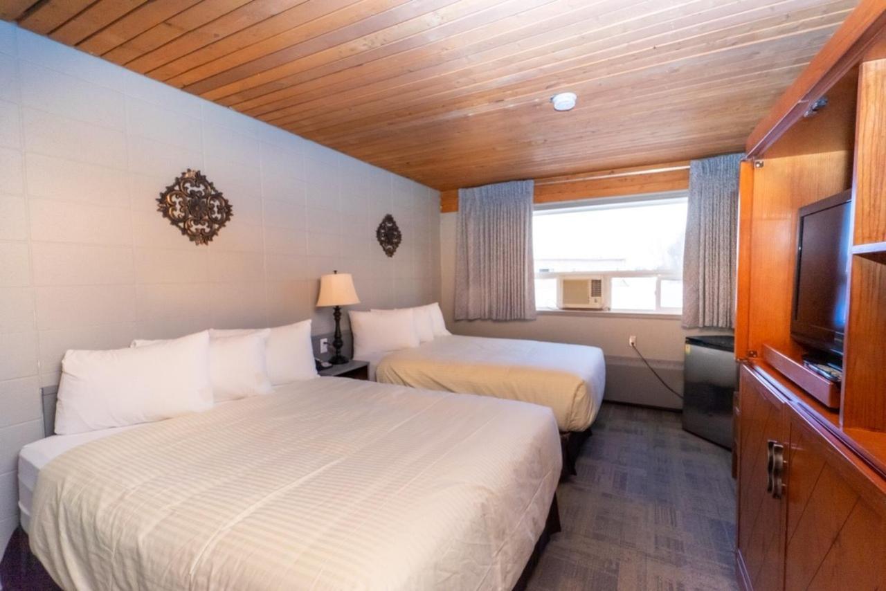 Vegreville Garden Inn Екстериор снимка