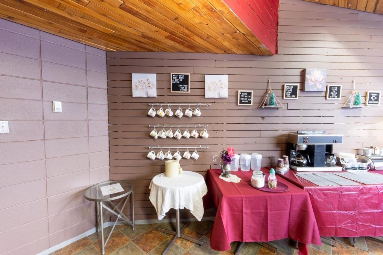 Vegreville Garden Inn Екстериор снимка