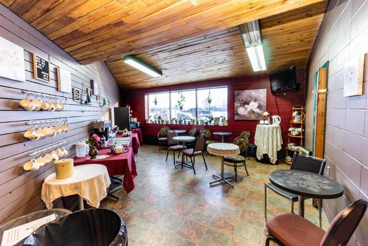 Vegreville Garden Inn Екстериор снимка