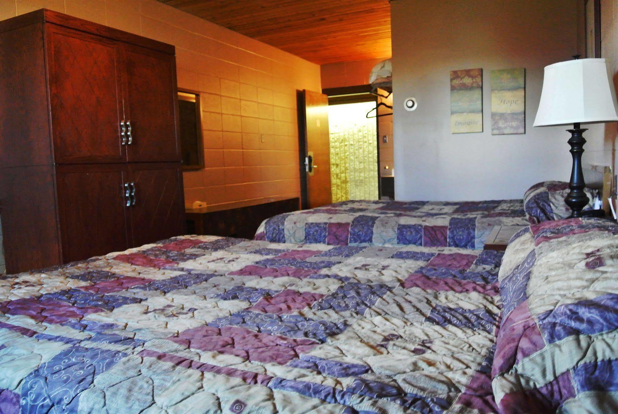 Vegreville Garden Inn Екстериор снимка