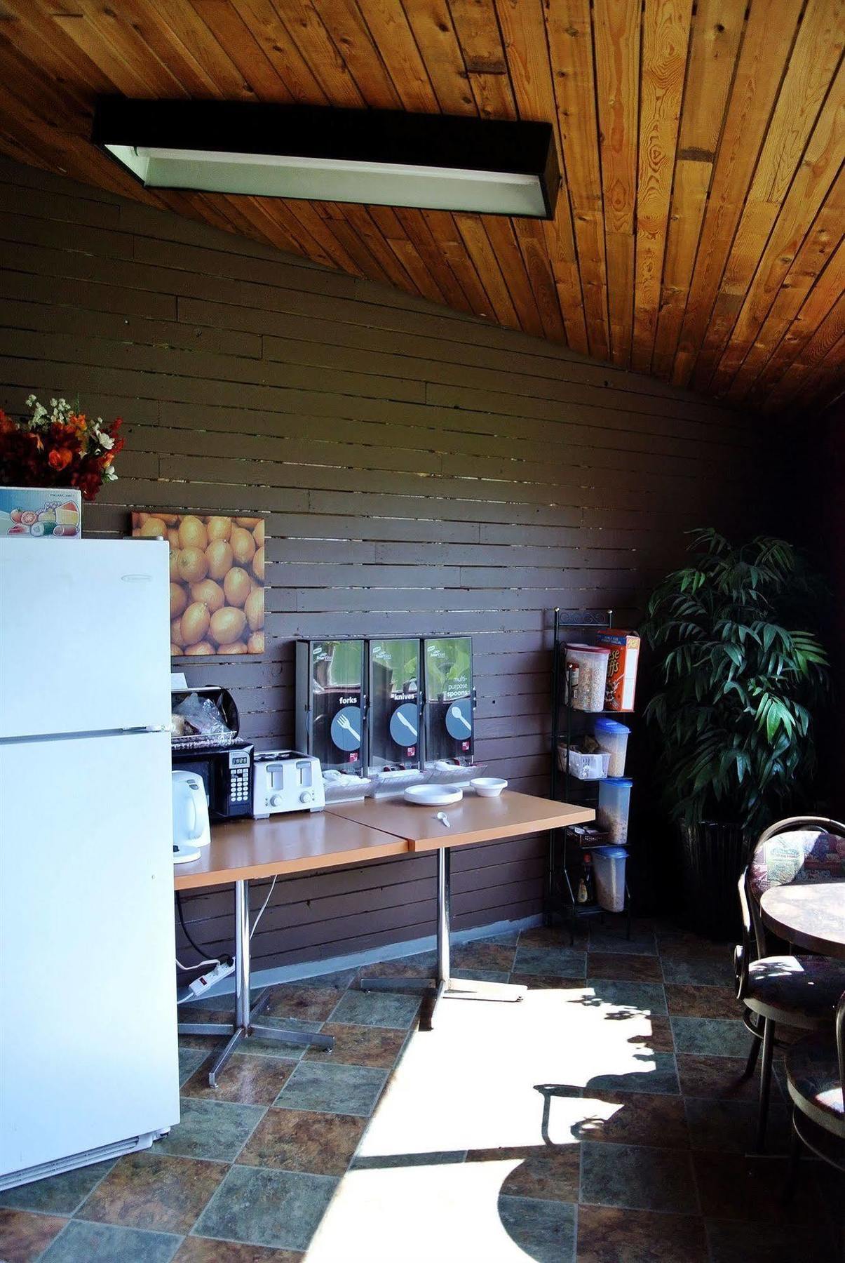 Vegreville Garden Inn Екстериор снимка