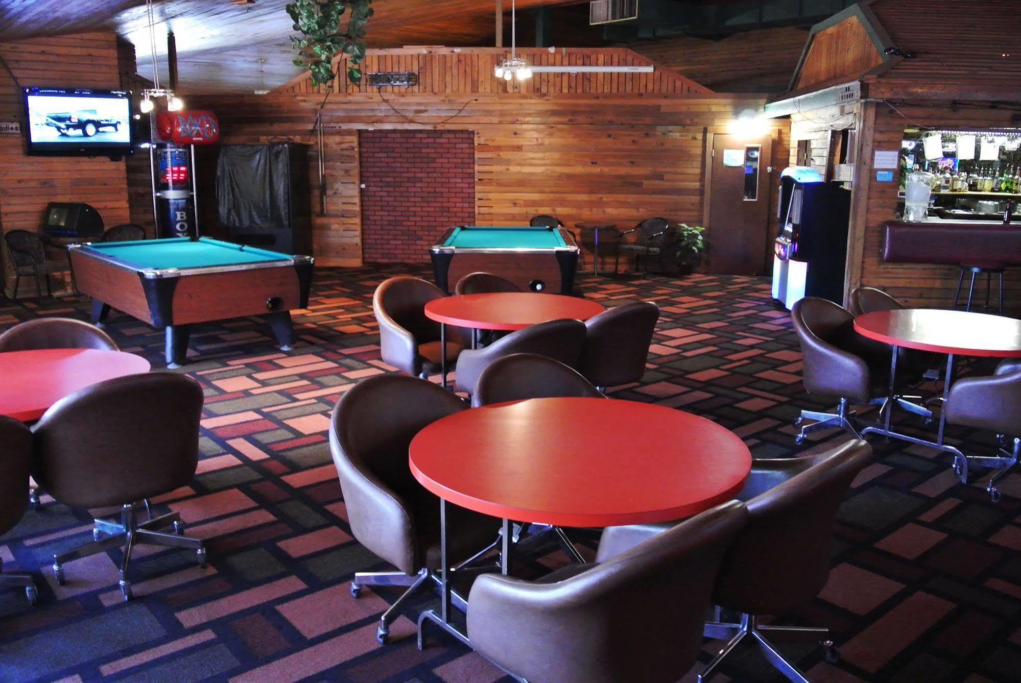 Vegreville Garden Inn Екстериор снимка